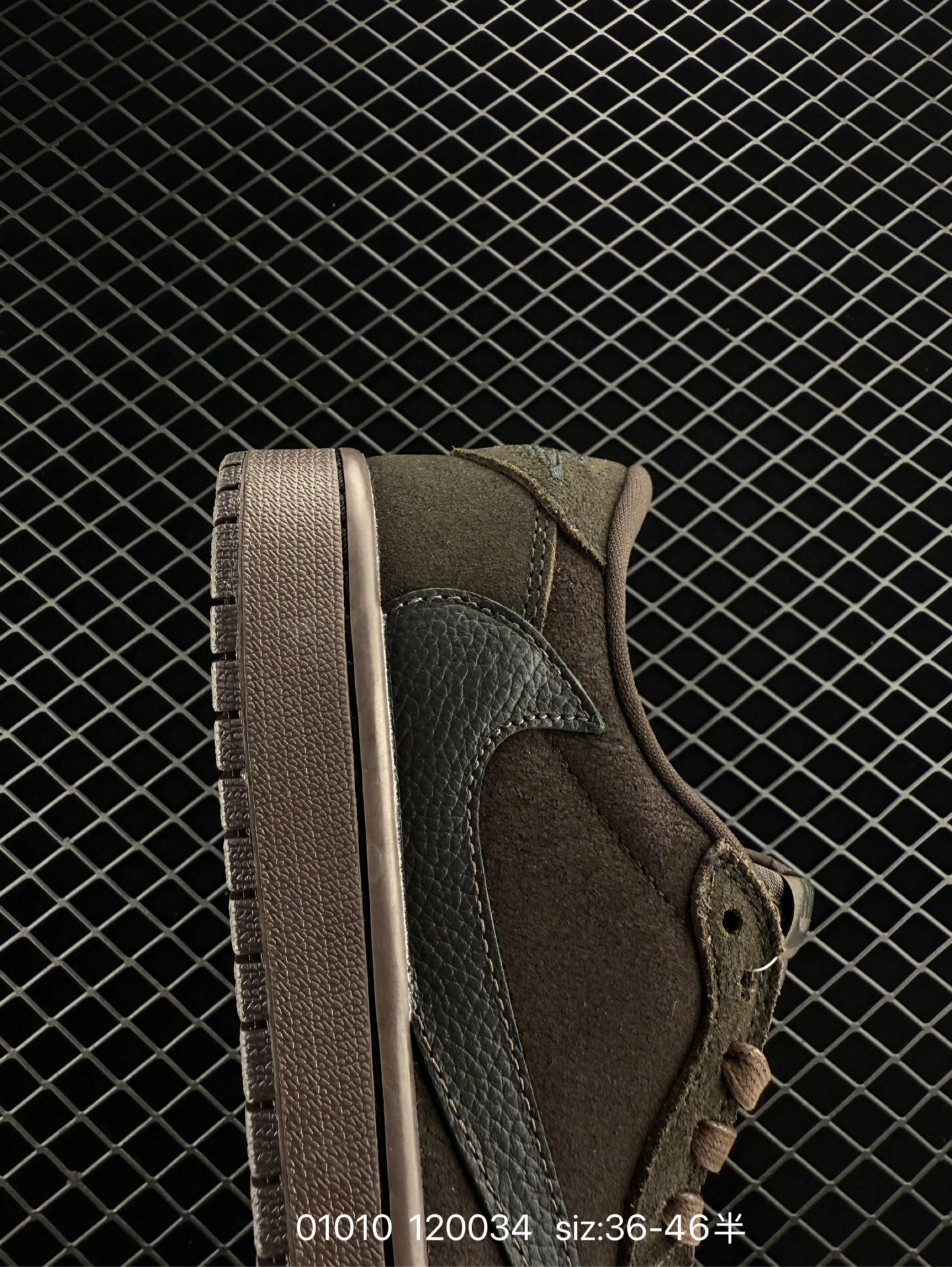 Travis Scott x Air Jordan 1 ” Reverse Mocha “